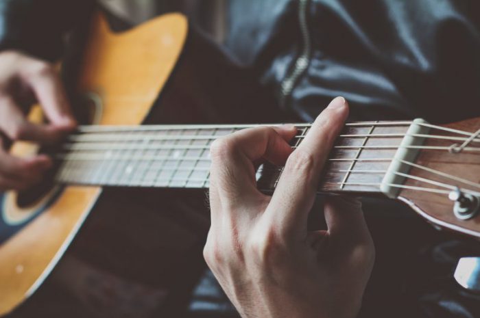 Sklep gitarowy – zakątek dla każdego gitarzysty