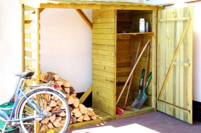 Jak składować drewno kominkowe?