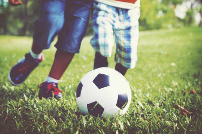 Co na prezent dla małego dziecka piłkarza?