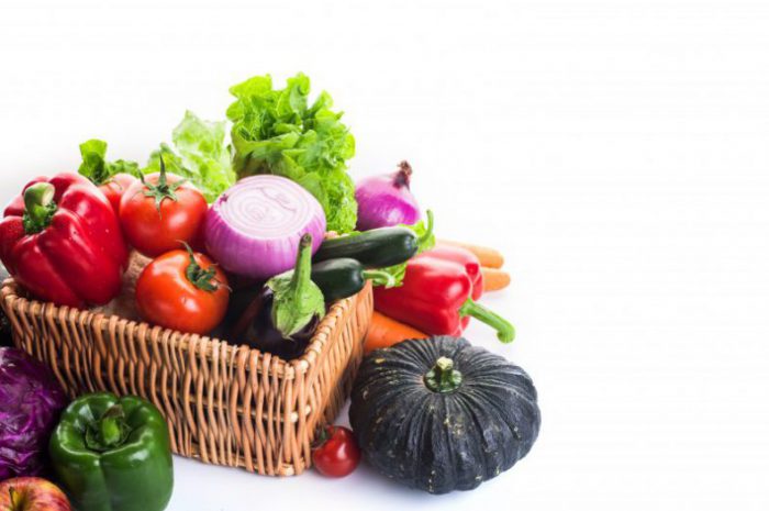 Koszyki polirattanowe – zbuduj doskonały wystrój sklepu