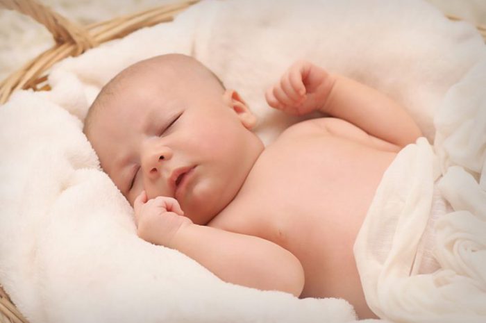 Kompletowanie wyprawki dla noworodka – odzieżowa