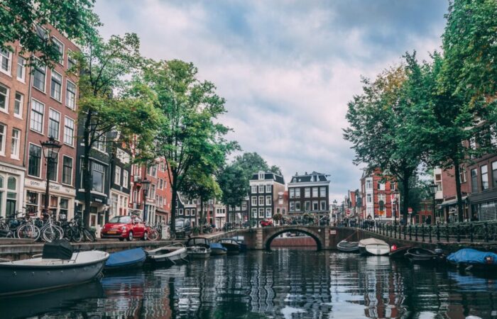 Pracujesz i mieszkasz w Holandii? Sprawdź, czy możesz skorzystać z ubezpieczeń na życie