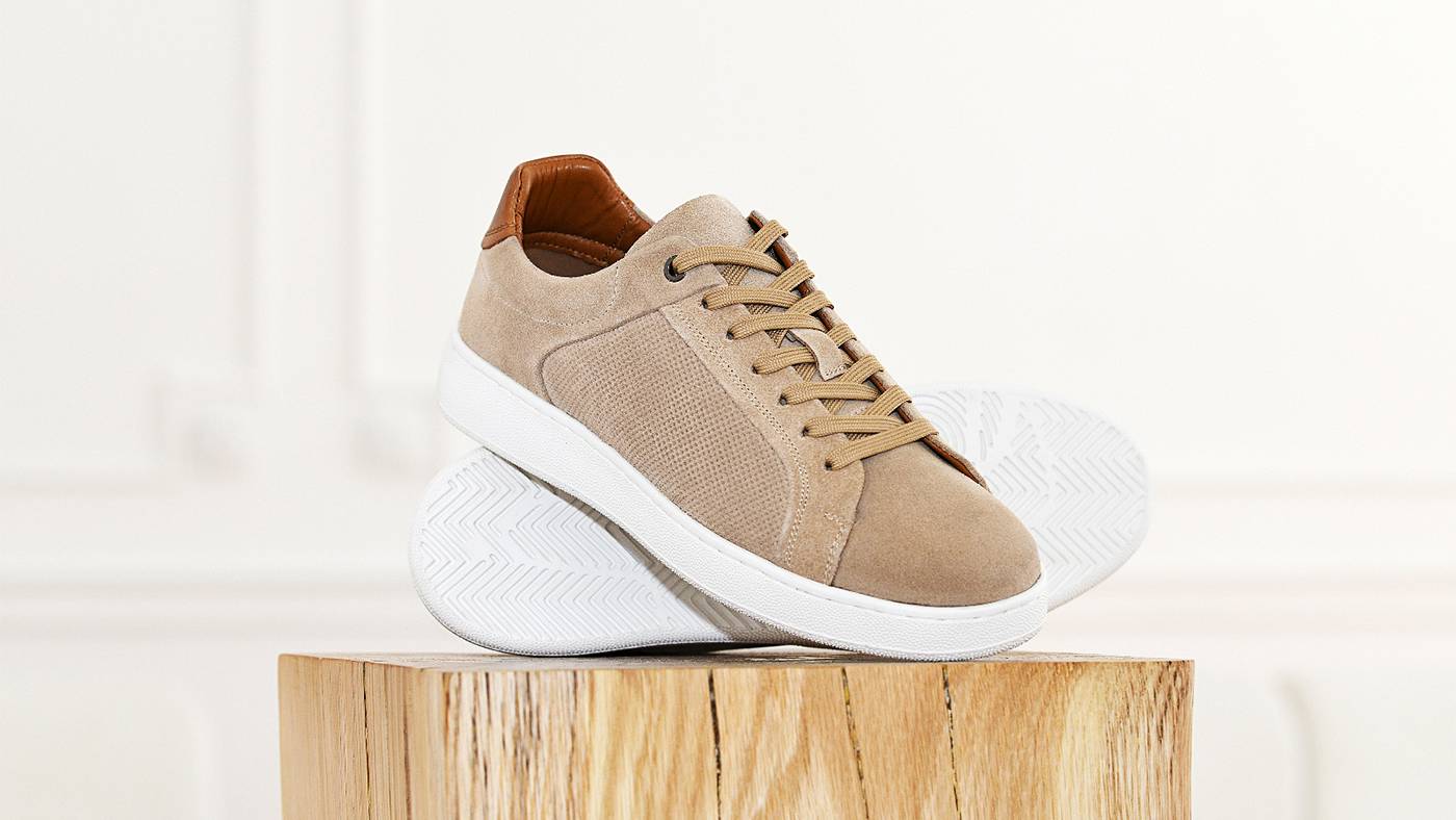 Jak nosić sneakersy męskie