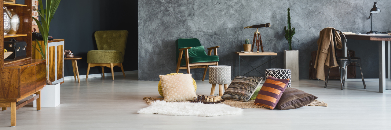 Modne dodatki do wnętrz, które odmienią salon bez remontu